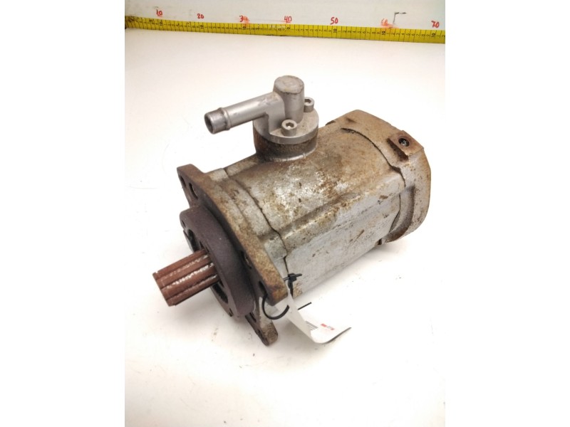 Recambio de bomba hidraulica para avia 3.500 camion caja referencia OEM IAM 996691  