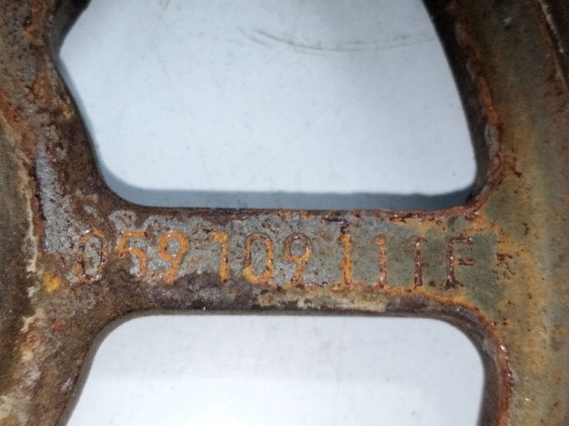 Recambio de polea arbol levas para audi a4 avant (b5) 2.5 v6 24v tdi referencia OEM IAM 059109111F  