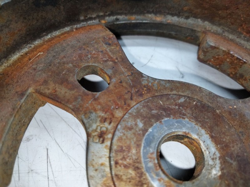 Recambio de polea arbol levas para volvo s40 berlina 1.6 cat referencia OEM IAM 9657477580  