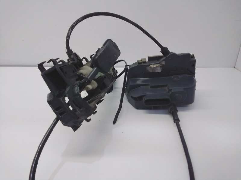 Recambio de cerradura puerta trasera izquierda para renault megane ii classic berlina dynamique referencia OEM IAM 8200028464  