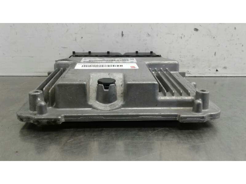 Recambio de centralita motor uce para opel astra j sports tourer 2.0 16v cdti referencia OEM IAM 55590420 169 