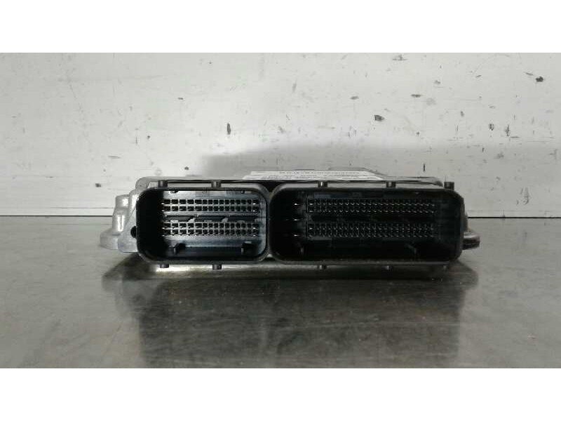 Recambio de centralita motor uce para opel astra j sports tourer 2.0 16v cdti referencia OEM IAM 55590420 169 