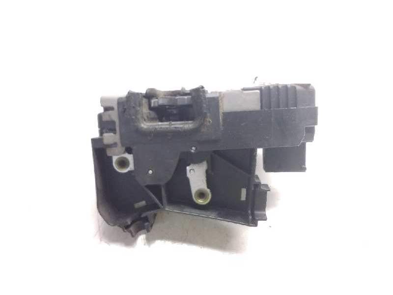 Recambio de cerradura maletero / porton para opel vivaro combi 2.7t corto referencia OEM IAM 8200282303  