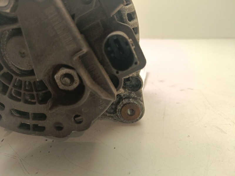 Recambio de alternador para seat altea xl (5p5) 1.6 tdi referencia OEM IAM 06F903023F  