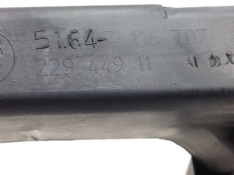 Recambio de cerquillo faro izquierdo para bmw serie 3 berlina (e90) 3.0 turbodiesel cat referencia OEM IAM 7116707  