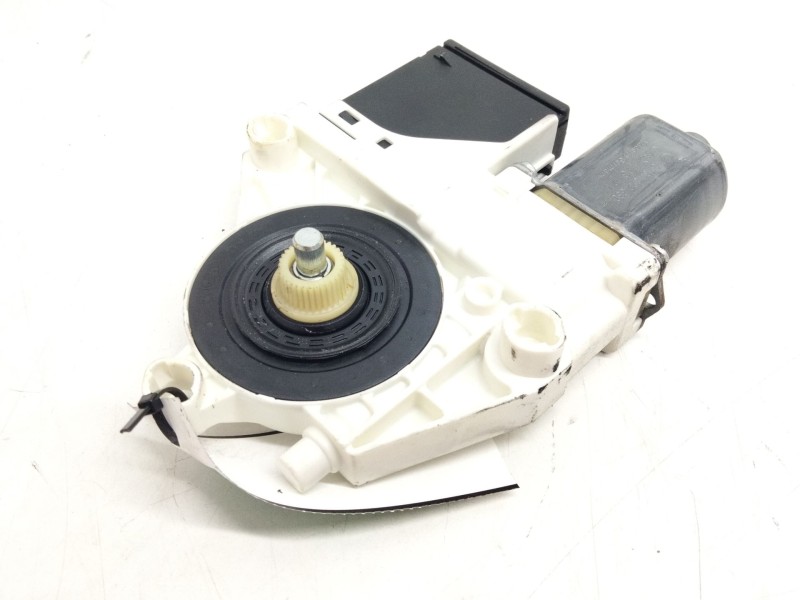 Recambio de motor elevalunas trasero izquierdo para renault megane iii berlina 5 p 1.5 dci diesel fap referencia OEM IAM 8273101