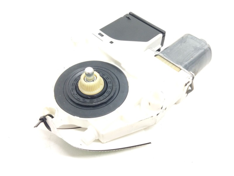 Recambio de motor elevalunas trasero izquierdo para renault megane iii berlina 5 p 1.5 dci diesel fap referencia OEM IAM 8273101