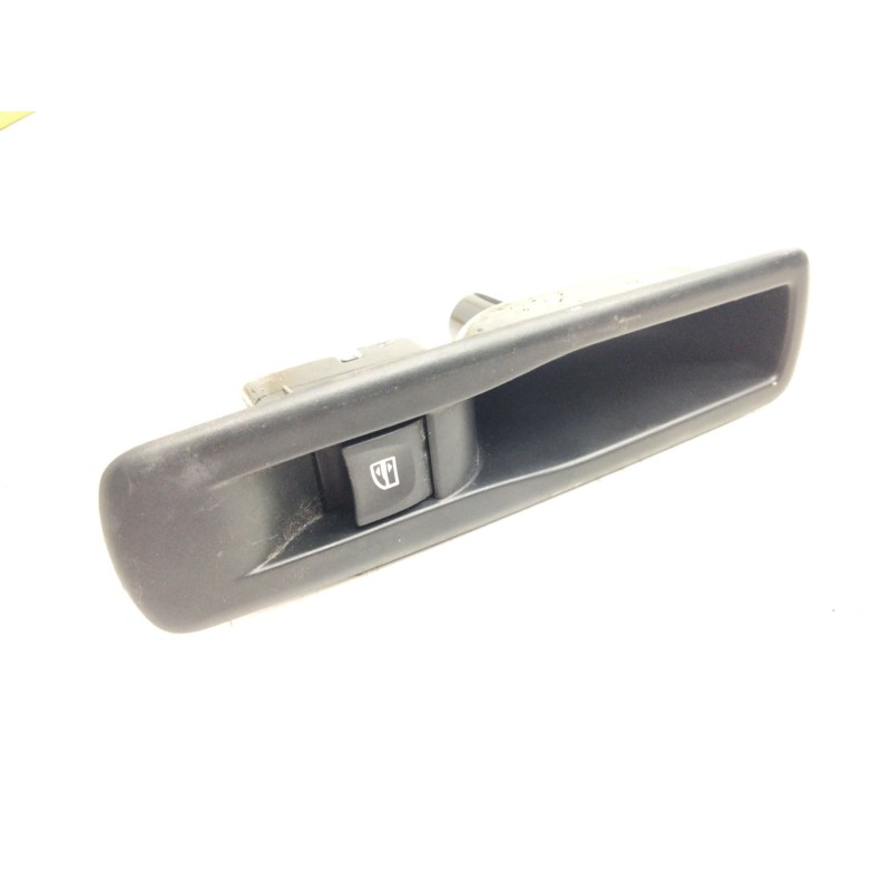 Recambio de mando elevalunas trasero izquierdo para renault megane iii berlina 5 p 1.5 dci diesel fap referencia OEM IAM 8296000
