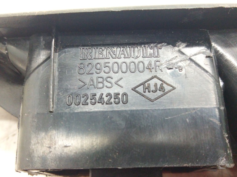 Recambio de mando elevalunas trasero izquierdo para renault megane iii berlina 5 p 1.5 dci diesel fap referencia OEM IAM 8296000