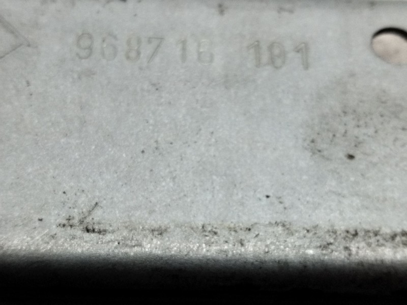 Recambio de elevalunas trasero izquierdo para renault megane iii berlina 5 p 1.5 dci diesel fap referencia OEM IAM 827210003R  