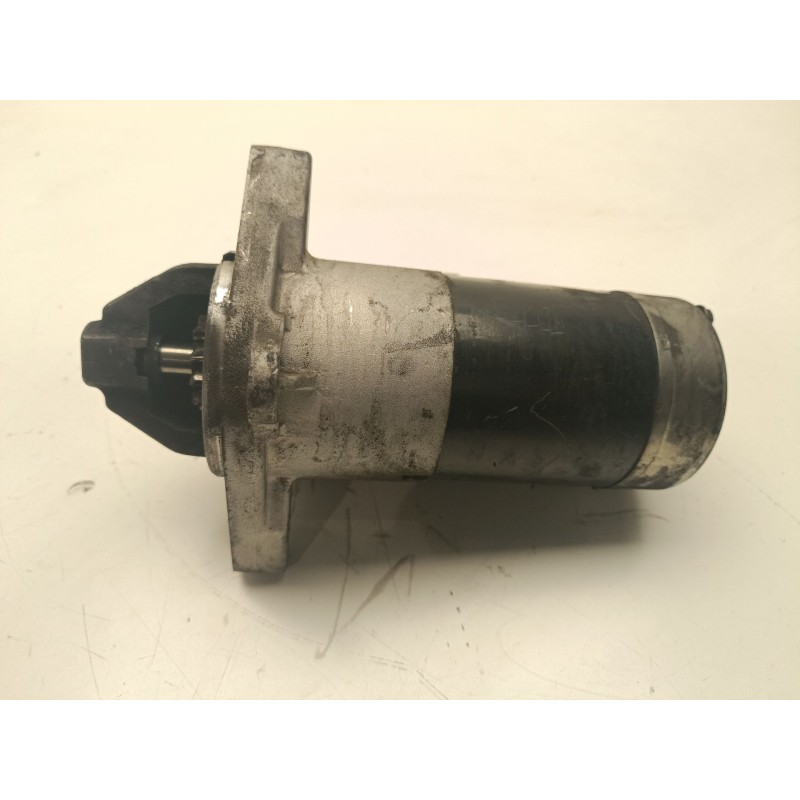 Recambio de motor arranque para renault trafic caja cerrada (ab 4.01) referencia OEM IAM 570548103130  