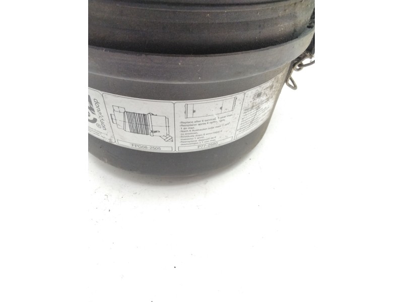Recambio de caja filtro de aire para ebro trade ch13 referencia OEM IAM FPG082505  DONALDSON