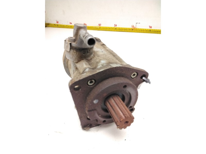 Recambio de bomba hidraulica para avia 3.500 camion caja referencia OEM IAM 996691  