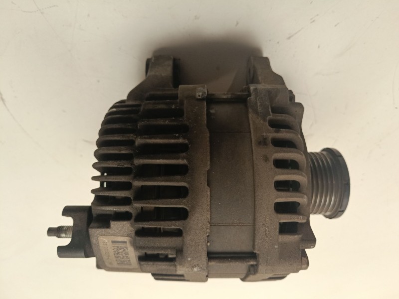 Recambio de alternador para renault master kombi l1h1 3,3t referencia OEM IAM 231001822R  