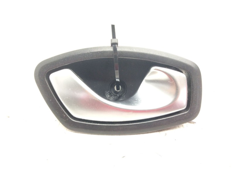 Recambio de maneta interior delantera derecha para renault megane iii berlina 5 p 1.5 dci diesel fap referencia OEM IAM 82672000