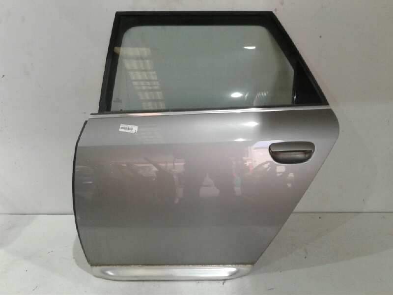 Recambio de puerta trasera izquierda para audi a6 avant (4b5) 2.5 tdi quattro referencia OEM IAM 4B0833051  