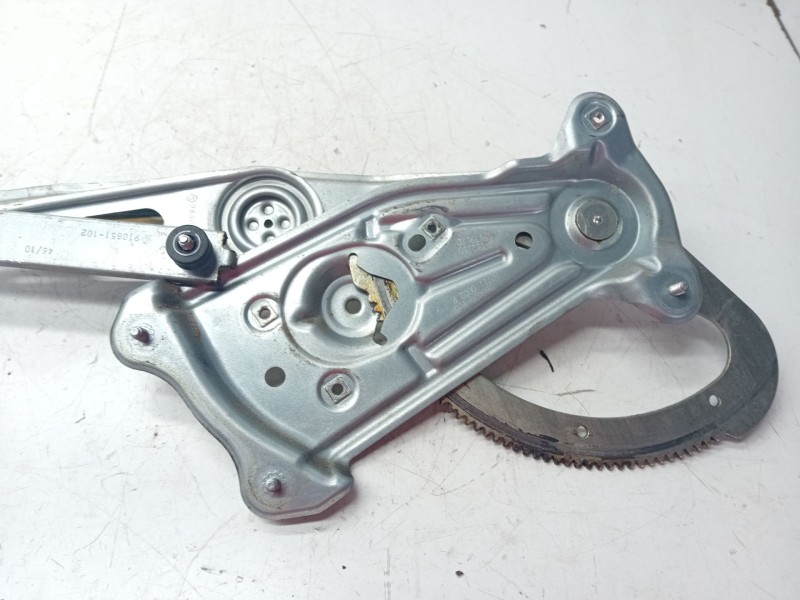 Recambio de elevalunas delantero izquierdo para renault megane iii berlina 5 p 1.5 dci diesel fap referencia OEM IAM 807210002  