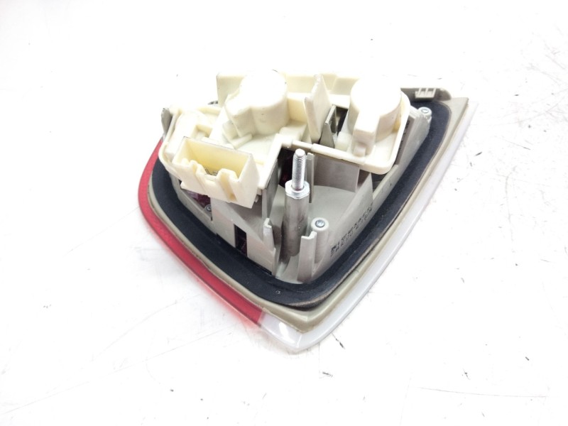 Recambio de piloto trasero derecho porton para bmw serie 3 berlina (e90) 3.0 turbodiesel cat referencia OEM IAM 6937460  