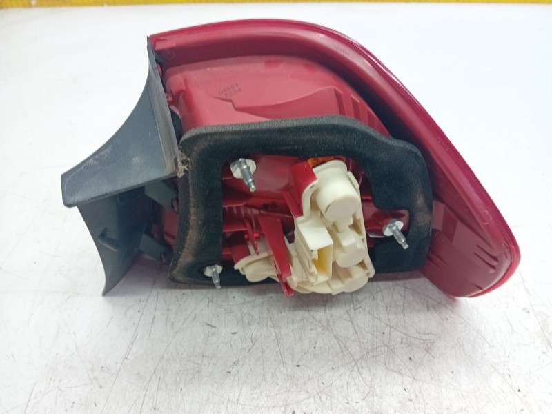 Recambio de piloto trasero izquierdo para bmw serie 3 berlina (e90) 3.0 turbodiesel cat referencia OEM IAM 693745717  