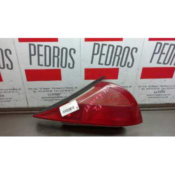 PILOTO TRASERO DERECHO 46408285 B695 111961