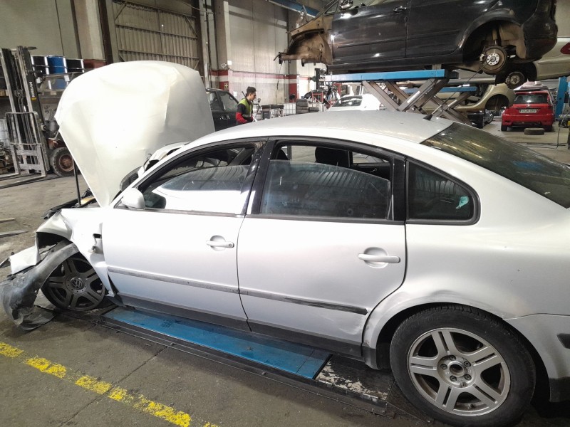 volkswagen passat berlina (3b2) del año 1999