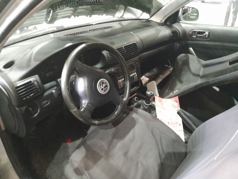 volkswagen passat berlina (3b2) del año 1999