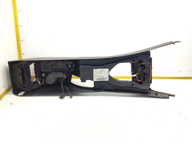 Recambio de reposabrazos para bmw serie 3 berlina (e90) 3.0 turbodiesel cat referencia OEM IAM 6550108101  