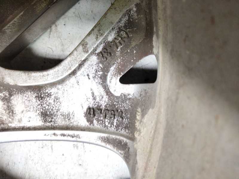 Recambio de llanta aluminio para citroen c4 berlina exclusive referencia OEM IAM 17-4-TORNILLOS  