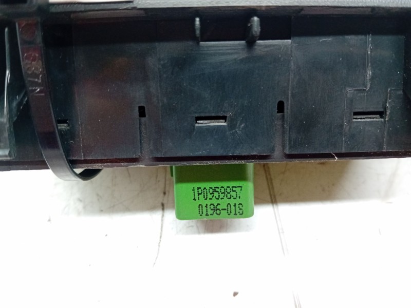 Recambio de mando elevalunas delantero izquierdo para seat leon (1p1) reference referencia OEM IAM 1P186717A  