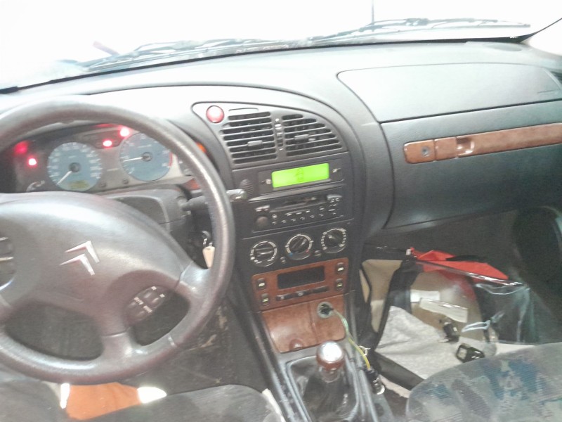 citroen xsara berlina del año 2001