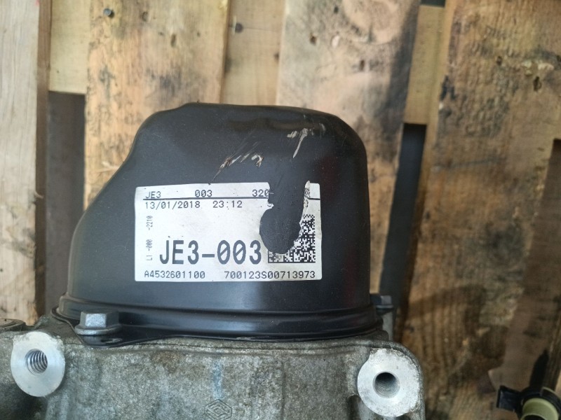 Recambio de caja cambios para renault twingo iii limited referencia OEM IAM JE3003  