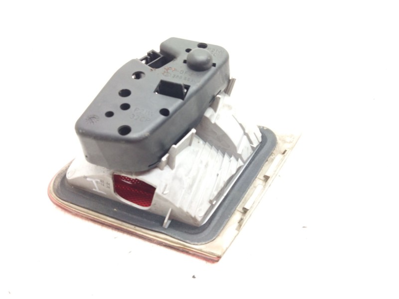 Recambio de piloto trasero izquierdo porton para bmw serie 3 touring (e46) 320d referencia OEM IAM 6907937  