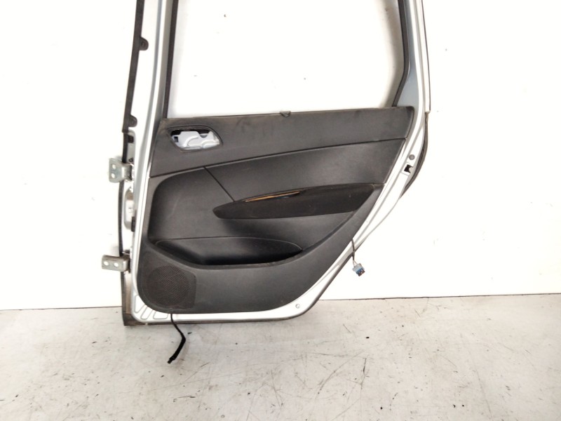 Recambio de puerta trasera derecha para peugeot 308 sw premium referencia OEM IAM   