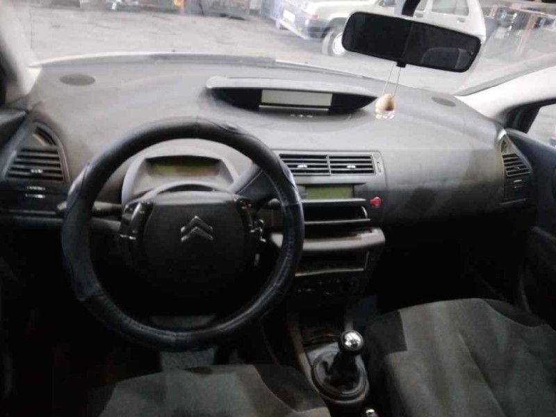 citroen c4 berlina del año 2005