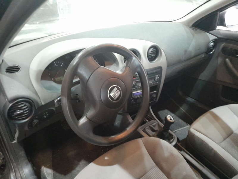 seat ibiza (6l1) del año 2003