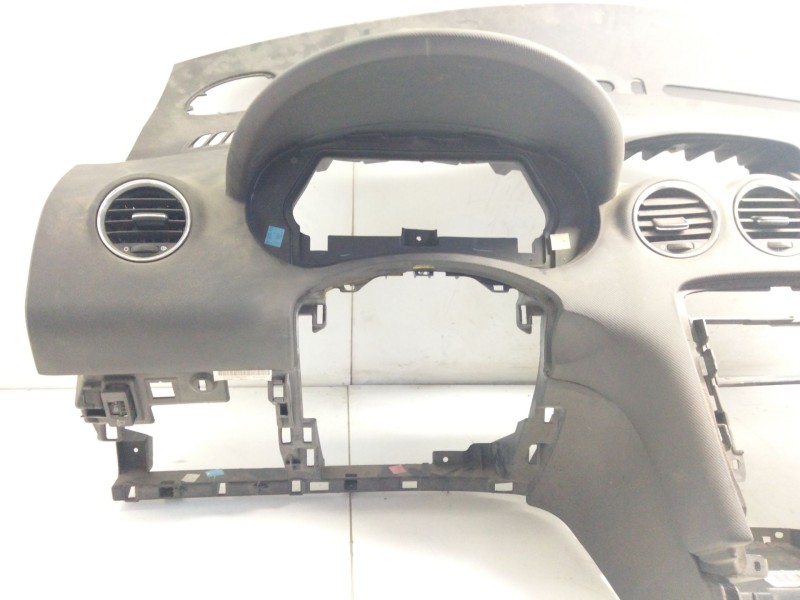 Recambio de salpicadero para peugeot 308 confort referencia OEM IAM 8231GZ 9681466680 