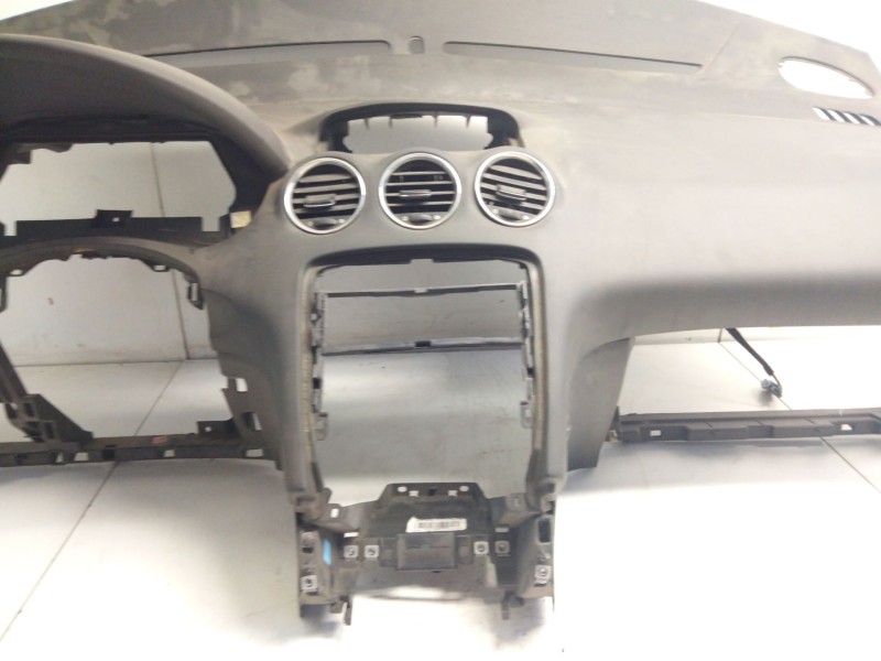 Recambio de salpicadero para peugeot 308 confort referencia OEM IAM 8231GZ 9681466680 