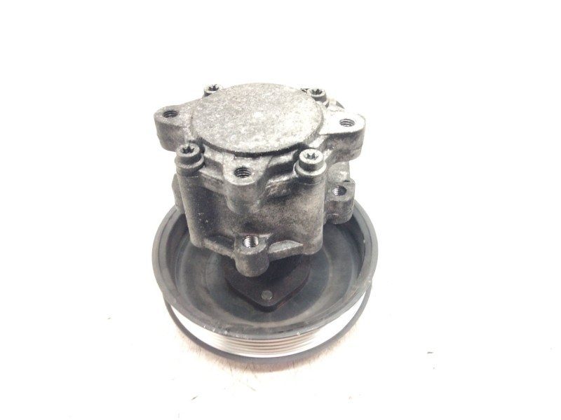 Recambio de bomba direccion para bmw serie 3 berlina (e90) 2.0 16v referencia OEM IAM 678883802  