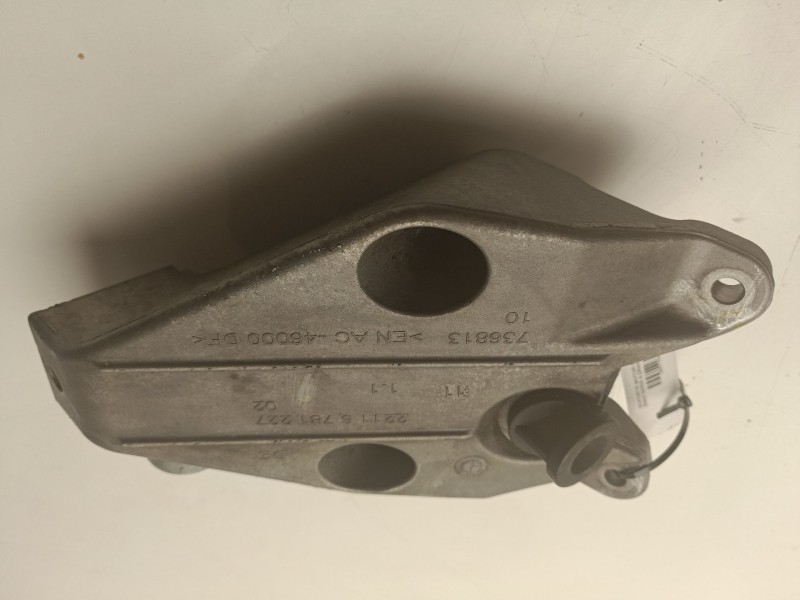 Recambio de soporte motor derecho inferior para bmw serie 4 gran coupe (f36) referencia OEM IAM 22116781227  
