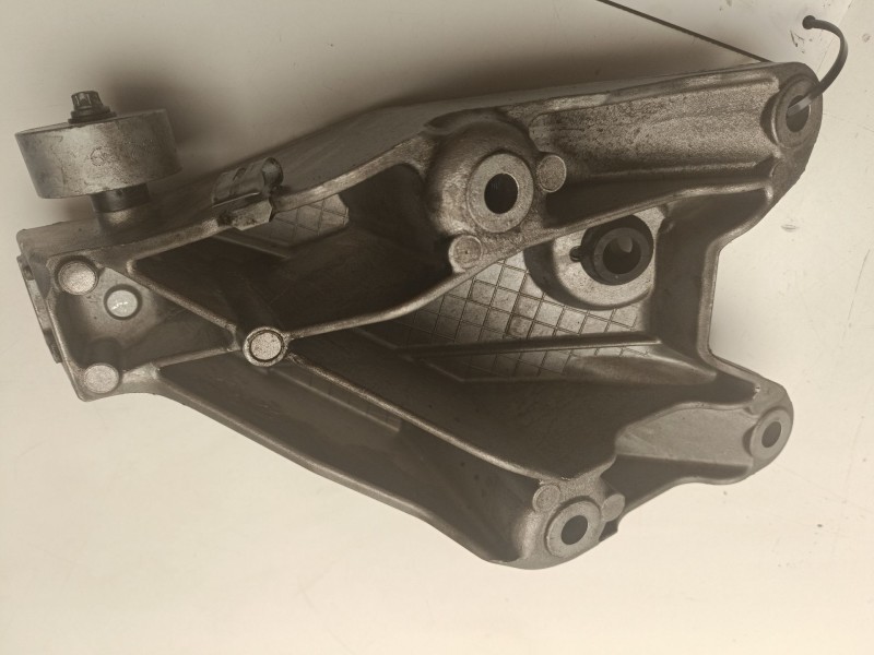 Recambio de soporte motor derecho inferior para bmw serie 4 gran coupe (f36) referencia OEM IAM 22116781227  