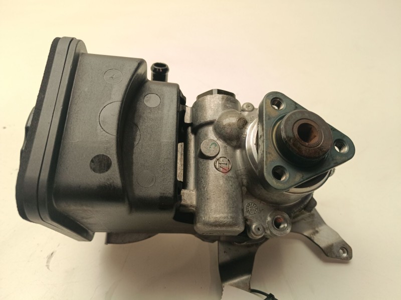 Recambio de bomba direccion para bmw serie 3 touring (e46) 320d referencia OEM IAM 6756575  