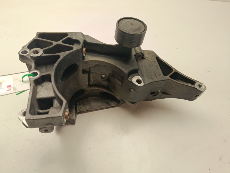 Recambio de soporte alternador para bmw x3 (f25) 2.0 turbodiesel referencia OEM IAM 11167802639-02  