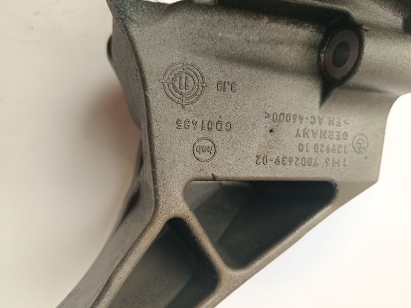 Recambio de soporte alternador para bmw x3 (f25) 2.0 turbodiesel referencia OEM IAM 11167802639-02  