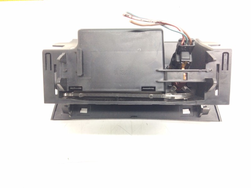 Recambio de cenicero para mercedes clase e (w211) berlina e 320 cdi (211.022) referencia OEM IAM A211680285202  