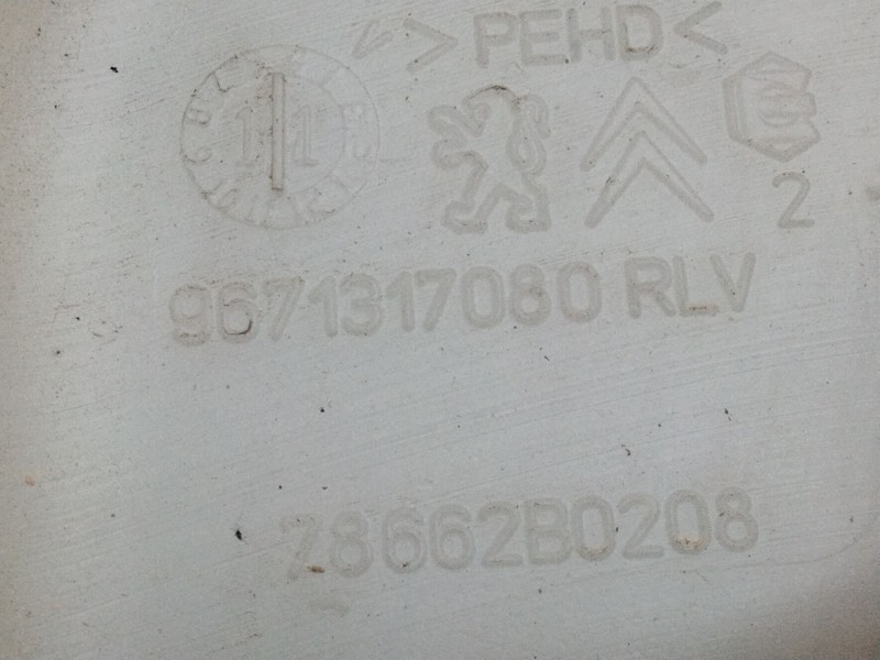 Recambio de deposito limpia para citroen c4 berlina exclusive referencia OEM IAM 967137080  