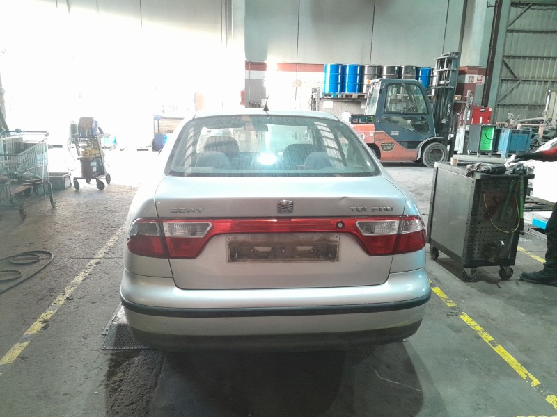 seat toledo (1m2) del año 2000