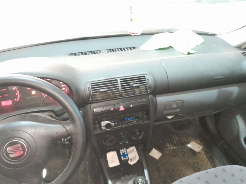 seat toledo (1m2) del año 2000