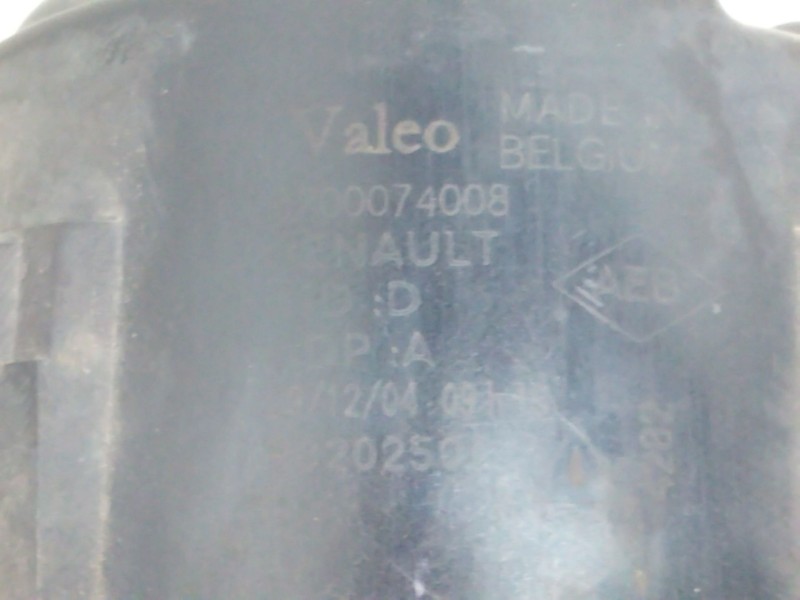 Recambio de faro antiniebla izquierdo para renault megane ii berlina 5p 1.9 dci diesel referencia OEM IAM 8200074008  