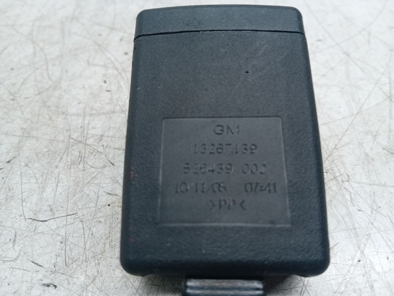 Recambio de enganche cinturon trasero izquierdo para opel insignia sports tourer cosmo referencia OEM IAM 13267139  