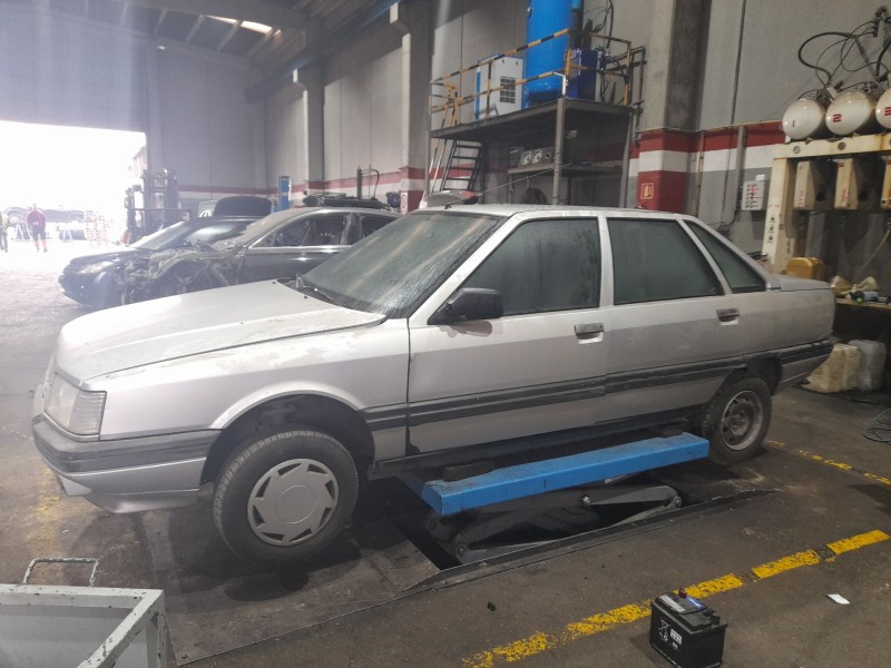 renault 21 berlina (b/l48) del año 1987